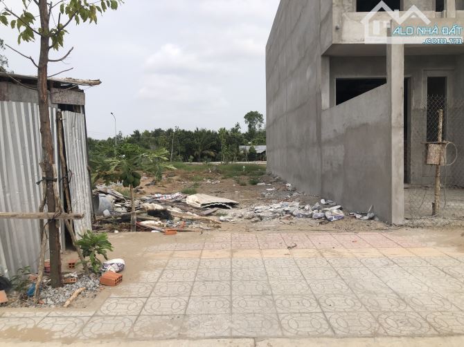 BÁN NỀN CÓ HẺM HÔNG 4M KDC P4 VỊ THANH HẬU GIANG - 3