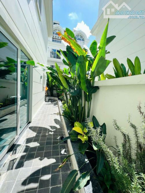 Biệt thự góc 2 mặt tiền– siêu phẩm trong lòng Thảo Điền,Q2 (17x23m) -3 tầng- 98tỷ về 90 tỷ - 3