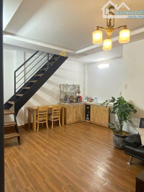 BÁN NHÀ TRUNG TÂM P2 . DT 84m2 , có sân đậu ô tô , giá 5 Tỷ 9 - 3