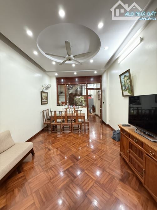 BÁN NHÀ PHÂN LÔ HOÀNG CẦU ĐỐNG ĐA,52M2 x 5 TẦNG,O CHƠF THANG MÁY- VỈA HÈ KINH DOANH. - 3