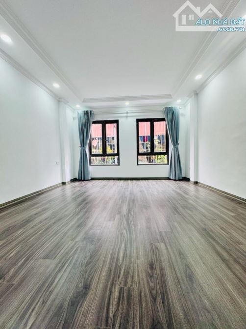 Bán nhà phố Giáp Bát 35m x6t thang máy mt 4,3m chỉ 8,6 tỷ - 3