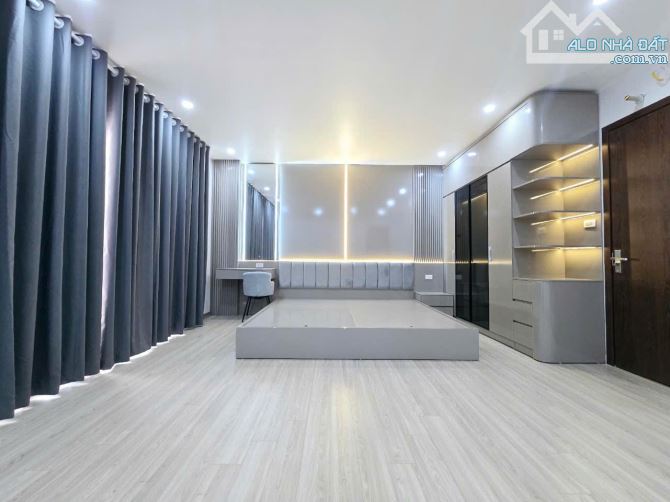 1 căn duy nhất Kẻ Tạnh - Việt Hưng - 6 tầng - thang máy - ô tô nằm im trong nhà -  g.i.á - 3