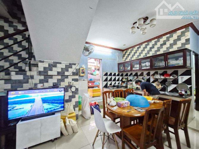 cần bán nhà hẻm Đặng Văn Bi dt lớn 82m2 hẻm xe hơi nhỉnh 5ti - 3