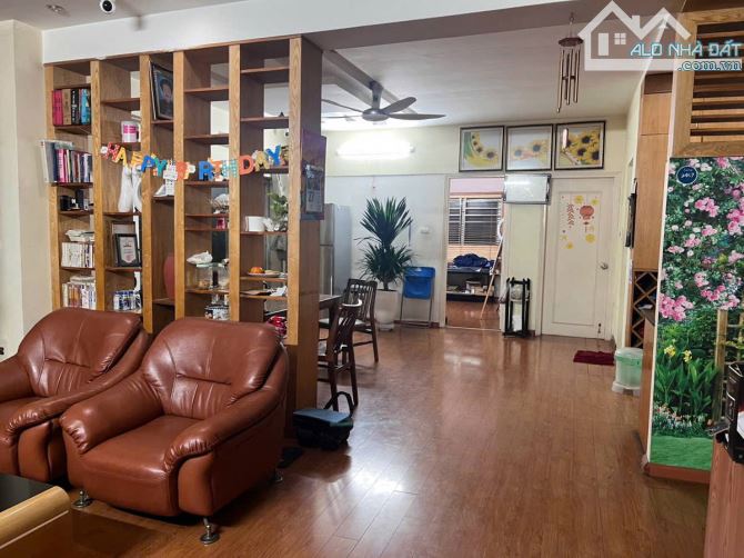 Bán căn hộ 8xx-CT1 chung cư Nàng Hương Nguyễn Trãi 140m2 Tầng 8. Giá: 7.5 tỷ Thanh Xuân Hà - 4