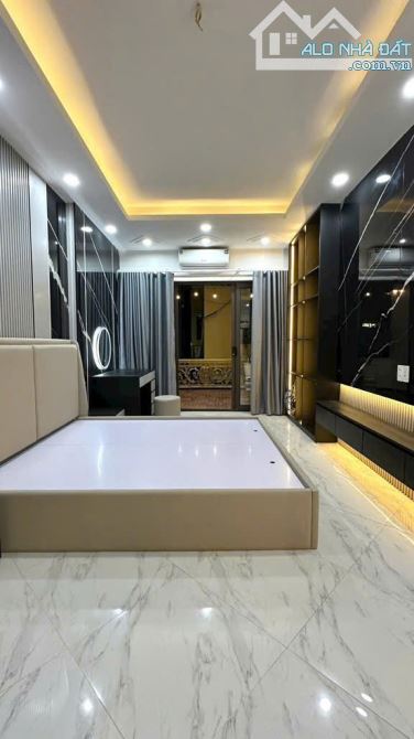 HIẾM CHƯA TỪNG CÓ- PHÂN LÔ- GARA Ô TÔ-HAI BÀ TRƯNG - NỞ HẬU - 2 THOÁNG-78m x5 T - 4