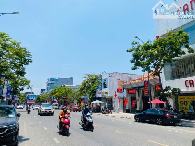 BÁN GẤP - GIÁ RẺ NHẤT KHU VỰC- NHÀ 3 TẦNG KINH DOANH ĐỈNH- PHỐ THỜI TRANG LÊ DUẨN - 4