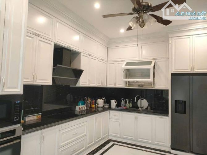 Phân lô đẹp nhất Giảng Võ 90m2, 5 tầng, mt 6m, 32 tỷ ô tô tránh vỉa hè rộng, 30 triệu/thg - 4