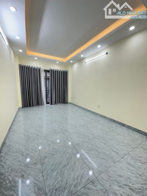 🔥LĨNH NAM - NHỈNH 8 TỶ RƯỠI - NHÀ ĐẸP 6 NGỦ – 2 THOÁNG – CÁCH MẶT PHỐ 50M - 4