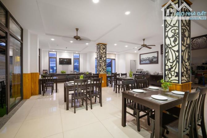 Bán khách sạn 3 sao mặt biển - Cửa Đại Hội An, DT 400m2, 6 tầng + 1 tầng hầm - 4