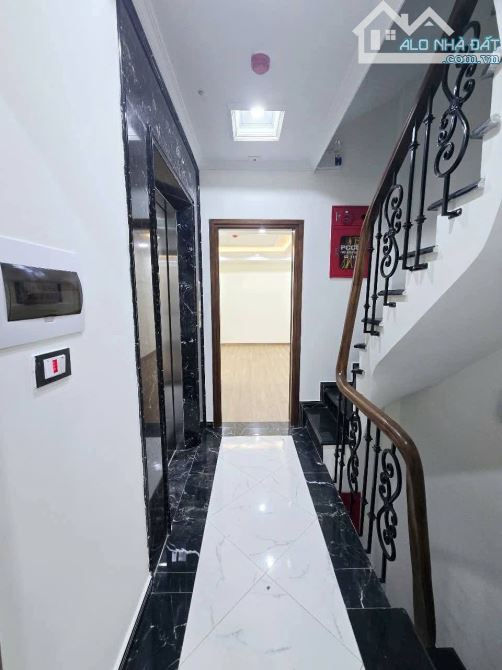 Toà 8 tầng xây mới Văn phòng, CTY, CHDV 20m MP Đội Cấn, ngõ thông, sổ 55m2. Giá 18.5 tỷ - 4
