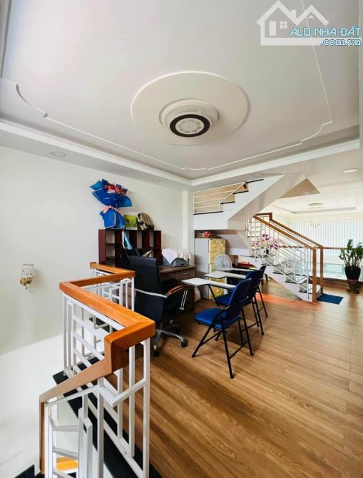 BÁN NHÀ ĐANG CHO THUÊ 18TRIỆU NGAY HUỲNH TỊNH CỦA,Q3-GIÁ:3,55TỶ/52m2(4x13m) - 4