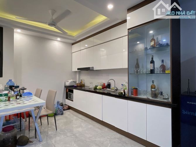 PHÂN LÔ CHÙA LÁNG NGÕ THÔNG OTO TRÁNH KINH DOANH GẦN PHỐ 5 TẦNG 50m MT 5.2m 18 Tỷ - 4