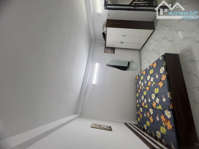 BÁN NHÀ cho gia đình có con học trên Hà Nội, Gần bến xe Buýt , Giá Rẻ - 4