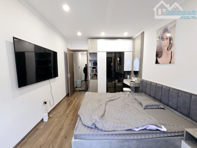 Nhà 6 tầng mới kính kong, Giang Biên, full nội thất xịn xò, ô tô cách 10m, 31m, nhỉnh 5 tỷ - 4