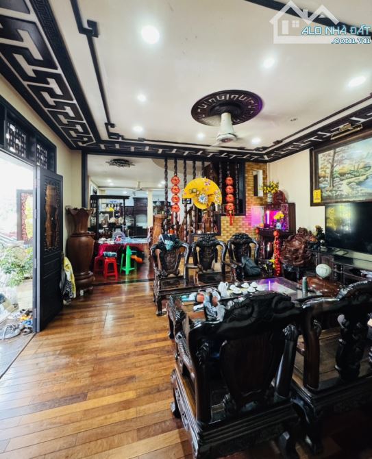 BIỆT THỰ GỖ LIM - TRẦN VĂN KIỂU VIEW CÔNG VIÊN- P10- Q6- DT: 9*25m- 75 tỷ - 4