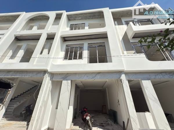NHÀ 1 TRỆT 2 LẦU HẺM NGUYỄN KHUYẾN, P. TÂN LỢI, 03 PHÒNG NGỦ, FULL NỘI THẤT, GIÁ: 3,55 TỈ - 4