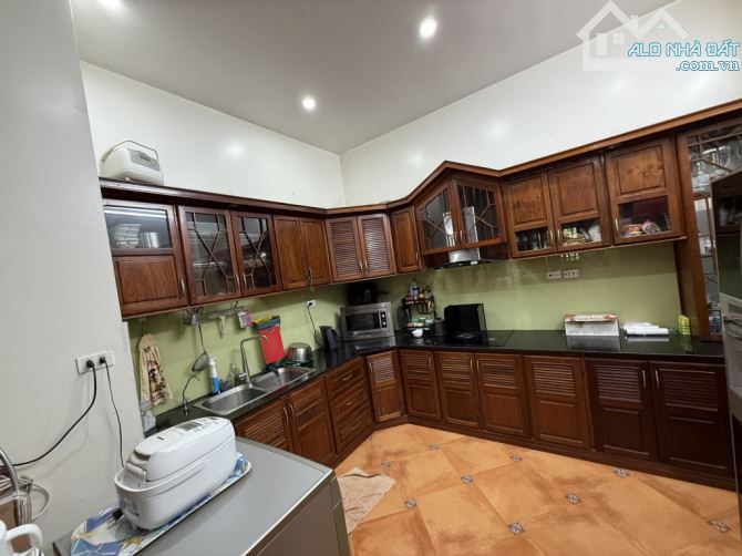BÁN NHÀ PHÂN LÔ HOÀNG CẦU ĐỐNG ĐA,52M2 x 5 TẦNG,O CHƠF THANG MÁY- VỈA HÈ KINH DOANH. - 4
