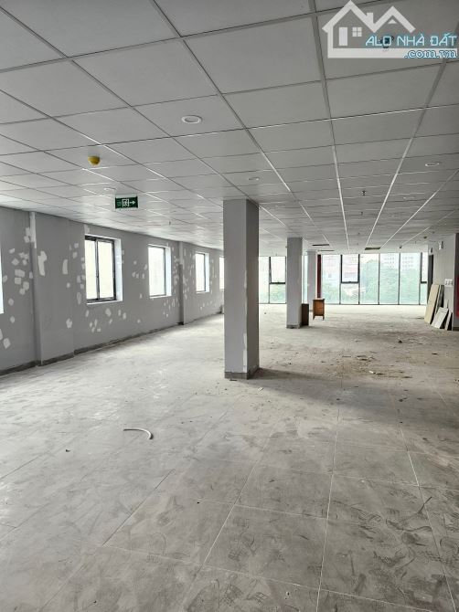 BÁN TOÀ VĂN PHÒNG MẶT PHỐ VŨ TÔNG PHAN 310m2 - 10T THANG MÁY - MT 11m - 145 TỶ -LÔ GÓC-HẦM - 4