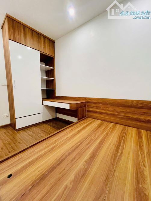 🏠 KIM MÃ - BÁN NHÀ TẶNG CẢ ĐẤT– 5 TẦNG LÔ GÓC 3 MẶT THOÁNG – CHỈ 7.98 TỶ - 4