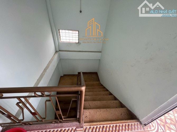 Bán nhà 1 trệt 3 lầu mặt tiền Hoàng Diệu Dt:4x24m (nở hậu)  (thổ cư: 100%) hướng: bắc - gi - 4