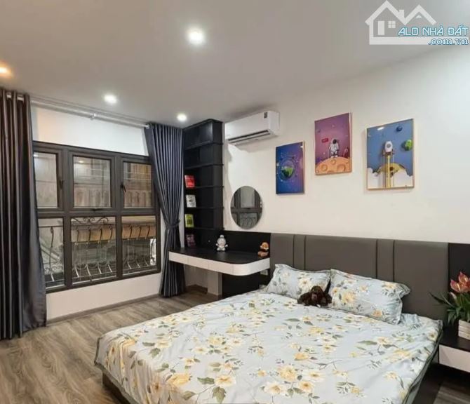 Nhà đẹp 3 tầng lô góc _ KHU PHÂN LÔ đường xe hơi _ DT: 90m2.4pn - 4