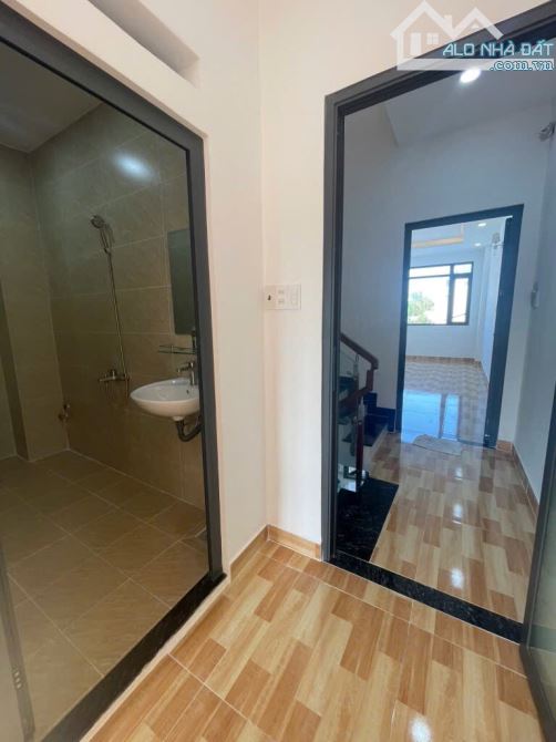 Bán nhà 3 tầng mới, Huỳnh Tấn Phát. 132m2 - Ngang 5m - xe hơi đậu trong nhà - Chỉ 7.x tỷ - 4