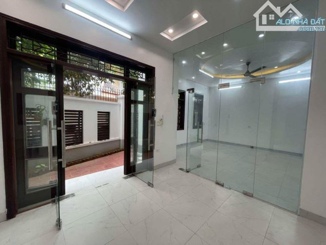BIỆT THỰ CAO CẤP MỘ LAO HÀ ĐÔNG, LÔ GÓC, Ô TRÁNH VỈA HÈ, 157M2- 3 TẦNG- MT 22M- GIÁ 32 TỶ - 4