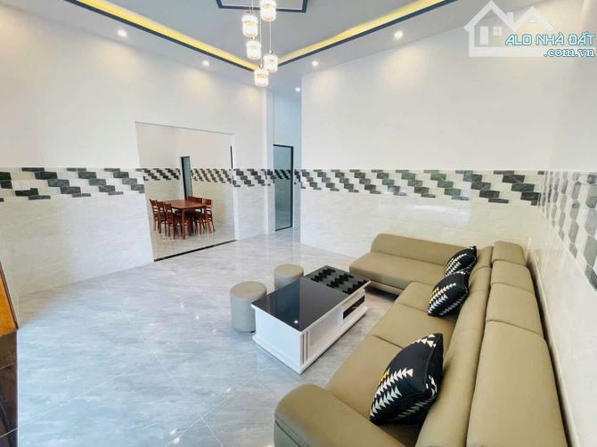 🔴CHỦ CHÀO BÁN NHÀ C4 MÊ ĐÚC LÔ GÓC 2MT THÔN QUANG CHÂU ĐƯỜNG Ô TÔ DT145m NGANG 9M Giá 2ty - 5