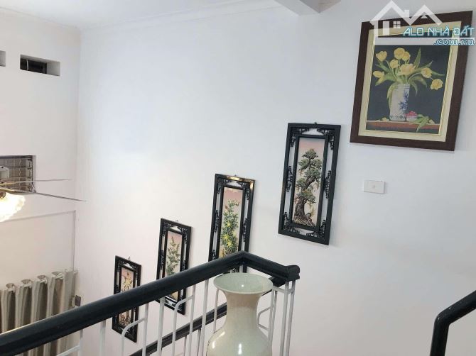 Bán nhà riêng, dân xây phố Quốc Tử Giám, Đống Đa, 30m ra ô tô tránh chỉ 5.1 tỷ - 5