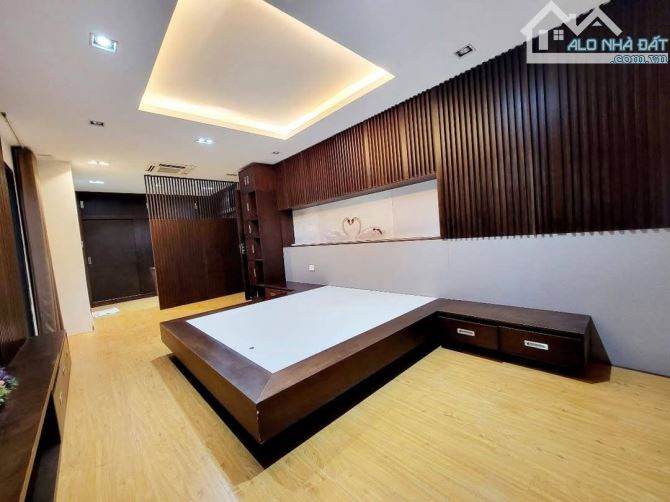 BÁN CĂN HỘ CHUNG CƯ SỐ 3 VŨ PHẠM HÀM - CẦU GIẤY - FUL NỘI THẤT - 230M - 4 NGỦ - 4 VỆ SINH - 5