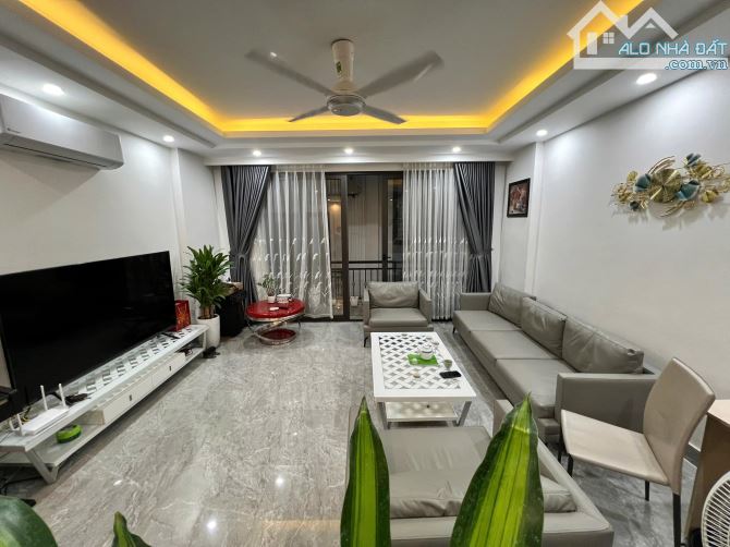PHÂN LÔ CHÙA LÁNG NGÕ THÔNG OTO TRÁNH KINH DOANH GẦN PHỐ 5 TẦNG 50m MT 5.2m 18 Tỷ - 5