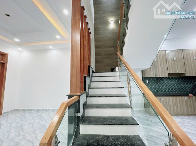 Bán nhà góc 2 mặt tiền Gần GX Long Bình Tp Biên Hoà -Giá 4tỉ8 - 5