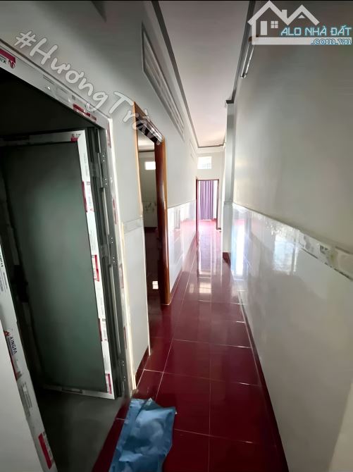 BÁN NHÀ 2 TẦNG MẶT TIỀN ĐƯỜNG TRẦN NGỌC QUẾ - cách 30/4 chỉ 4 căn - 5