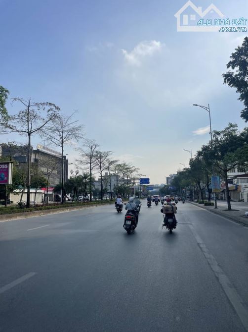 Nhà Ngọc Lâm 50m 5 tầng MT 5 m phân lô cán bộ giá hợp lý 12 tỷ - 6