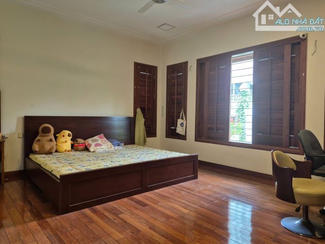 Bán căn Biệt thự Vườn Đào - Lạc Long Quân 231m 5 tầng - Thang máy 129 tỷ - 5