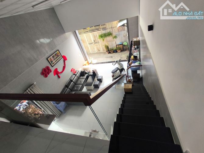 Bán nhà 2 tầng ngang 10 dt 120m2 ngay Trung Chánh hóc môn 3pn giá 5tỷ. - 6