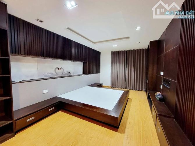 BÁN CĂN HỘ CHUNG CƯ SỐ 3 VŨ PHẠM HÀM - CẦU GIẤY - FUL NỘI THẤT - 230M - 4 NGỦ - 4 VỆ SINH - 6
