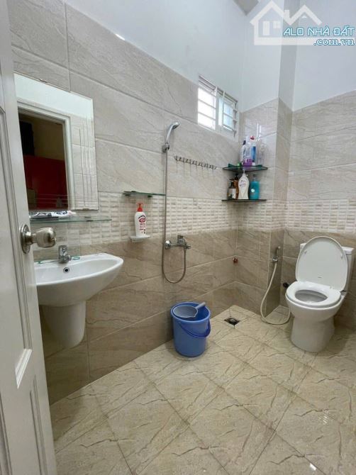 Bán nhà 2 lầu đường ô tô sổ riêng thổ cư ngay chợ Biên Hoà giá chỉ hơn 3tỷ - 6