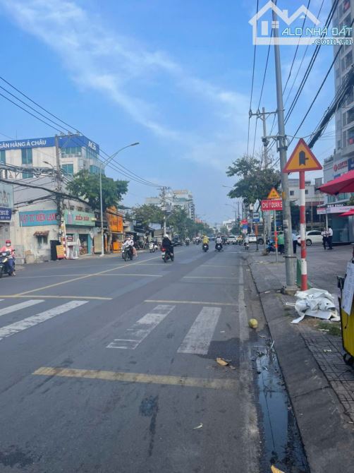 Bán gấp nhà mặt tiền Đặng Văn Bi, TP Thủ Đức: DT 6,5x30m; Hầm 5 Tầng thang máy. HĐT 150 Tr - 6