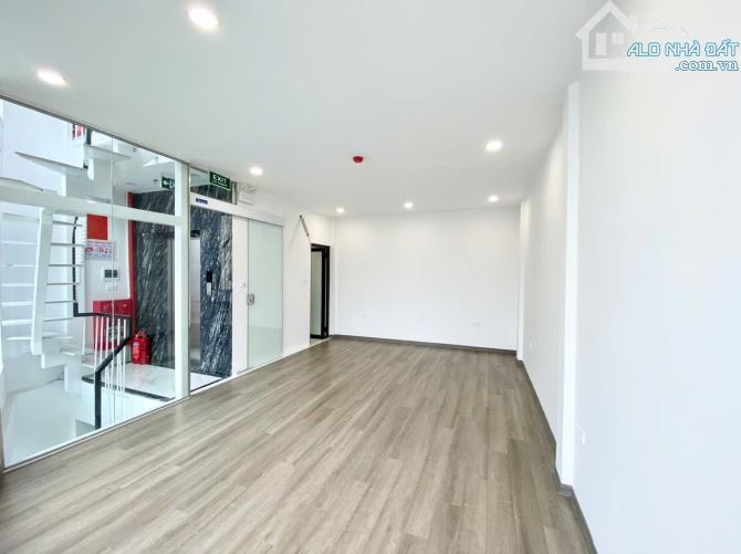 Siêu VIP mặt phố Phạm Văn Đồng Bắc Từ Liêm. Sổ 32m, 9 tầng MT6m4 Giá 20 tỷ - 6