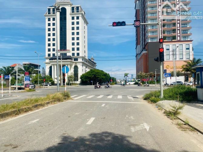 Siêu Phẩm , 2 Mặt Tiền Trước Sau View Kênh Đông Nam Thuỷ An - 7