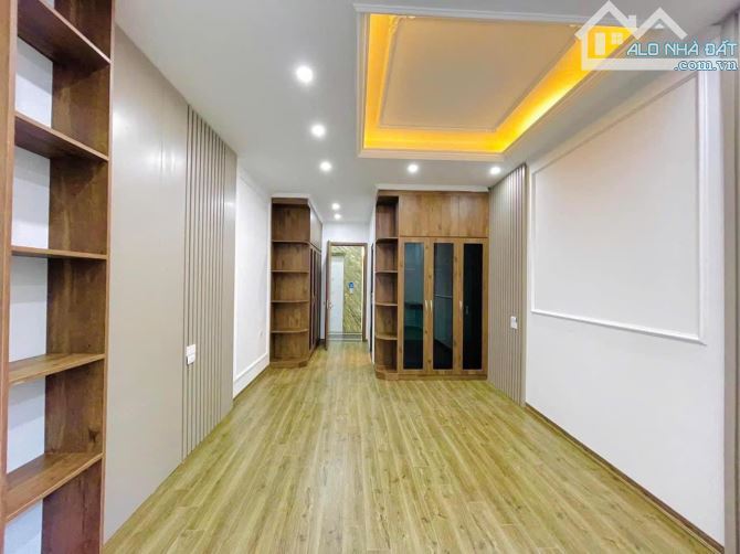 Ai làm gần khu CIPUTRA thì liên hệ em gấp không bỏ lỡ siêu phẩm nhà 5 tầng sổ cc chỉ 6.95ỷ - 7