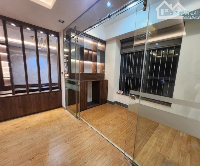 BÁN CĂN HỘ CHUNG CƯ SỐ 3 VŨ PHẠM HÀM - CẦU GIẤY - FUL NỘI THẤT - 230M - 4 NGỦ - 4 VỆ SINH - 7