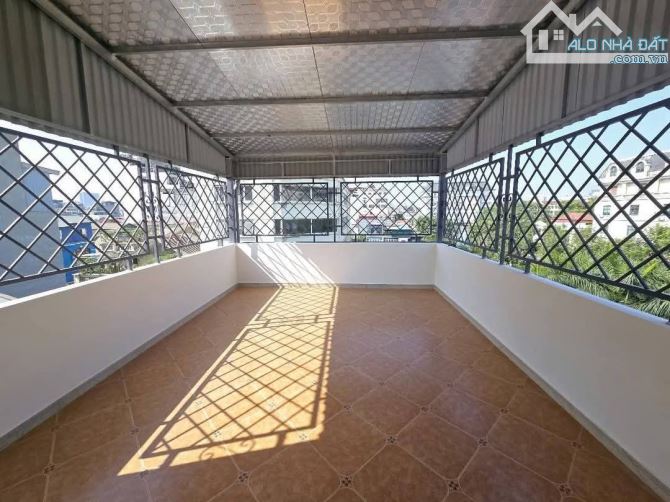 Toà 8 tầng xây mới Văn phòng, CTY, CHDV 20m MP Đội Cấn, ngõ thông, sổ 55m2. Giá 18.5 tỷ - 7