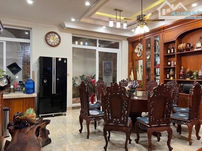 BIỆT THỰ ĐẲNG CẤP- NGANG BỀ THẾ 8M- FULL NỘI THẤT GỖ CAO CẤP NHẬP KHẨU - Đ. HUỲNH TẤN PHÁT - 7