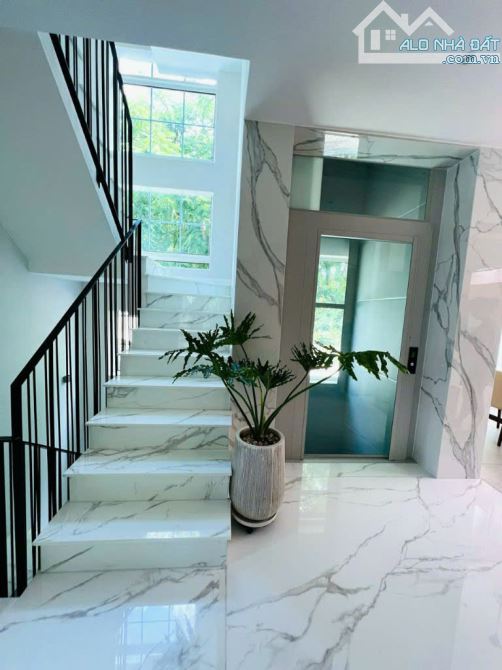 Biệt thự góc 2 mặt tiền– siêu phẩm trong lòng Thảo Điền,Q2 (17x23m) -3 tầng- 98tỷ về 90 tỷ - 8