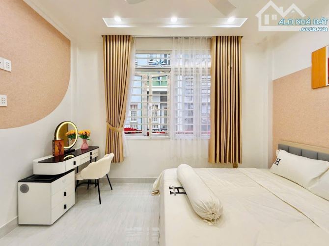 4PN, Sát mặt tiền, Nhà đẹp 3 tầng, Hẻm XH. Nhỉnh 5 tỷ - 7