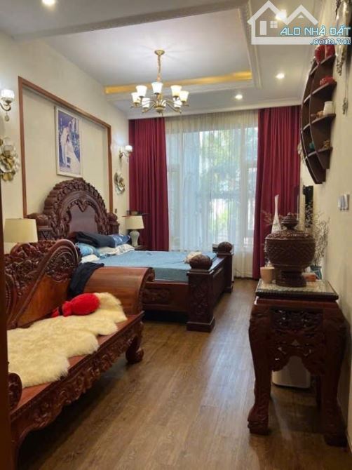 BIỆT THỰ ĐẲNG CẤP- NGANG BỀ THẾ 8M- FULL NỘI THẤT GỖ CAO CẤP NHẬP KHẨU - Đ. HUỲNH TẤN PHÁT - 8