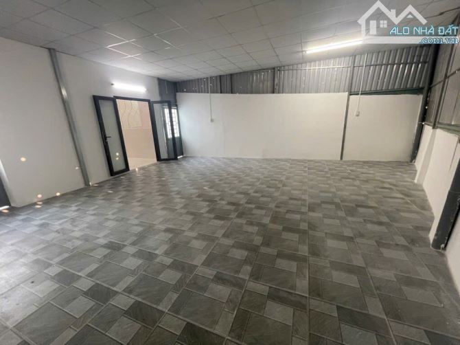 Bán nhà 3 tầng mới, Huỳnh Tấn Phát. 132m2 - Ngang 5m - xe hơi đậu trong nhà - Chỉ 7.x tỷ - 8