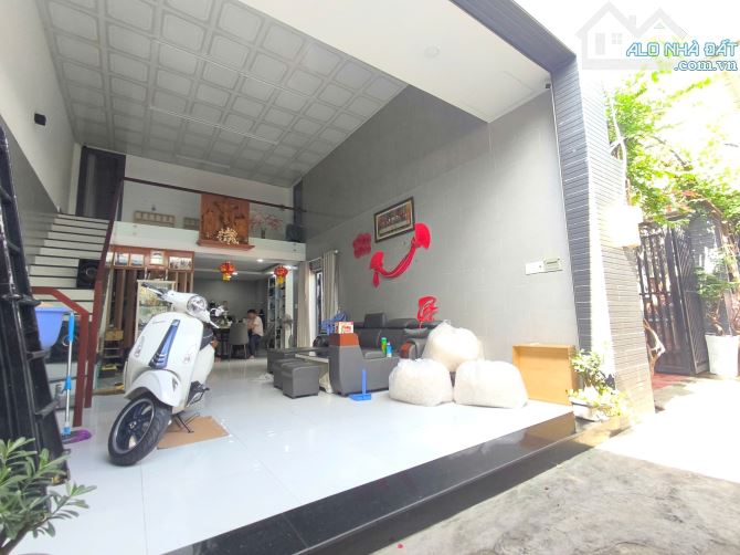 Bán nhà 2 tầng ngang 10 dt 120m2 ngay Trung Chánh hóc môn 3pn giá 5tỷ. - 9